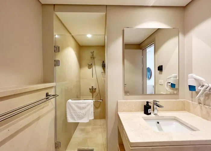 Boho Mint 1 Bdr Mangroovy Pool & Sea View